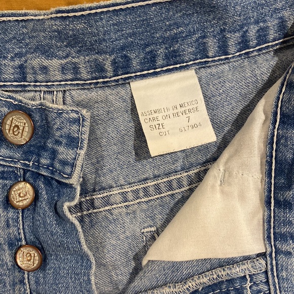 Genuine vintage Lei cargo style denim shorts, modern size 4-6 - Picture 2 of 7